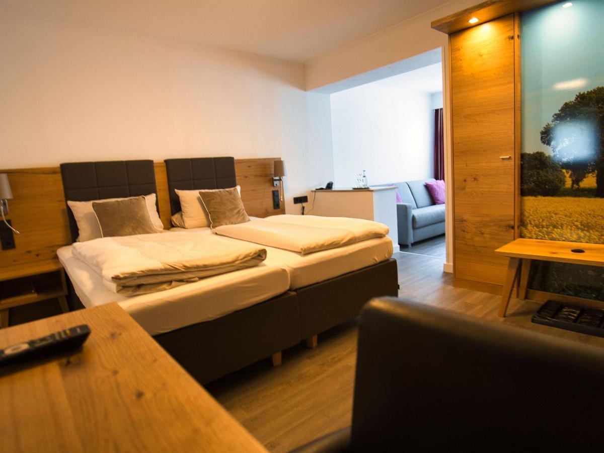 משדה Hotel Hollaender Hof מראה חיצוני תמונה